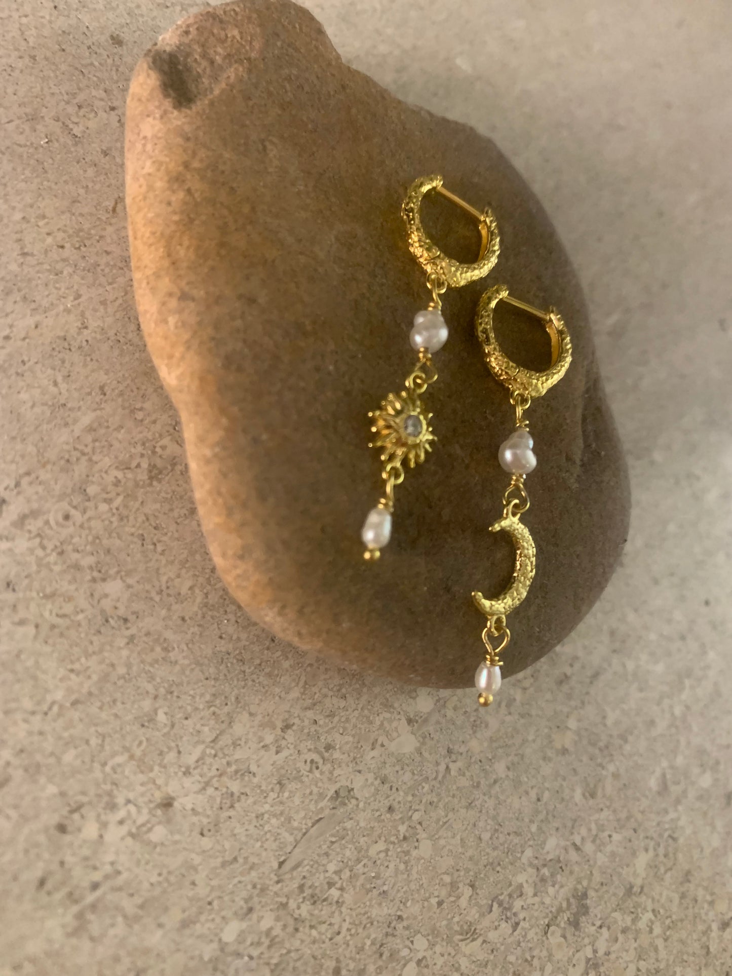 Aurelia Moon-sol & måne øreringe