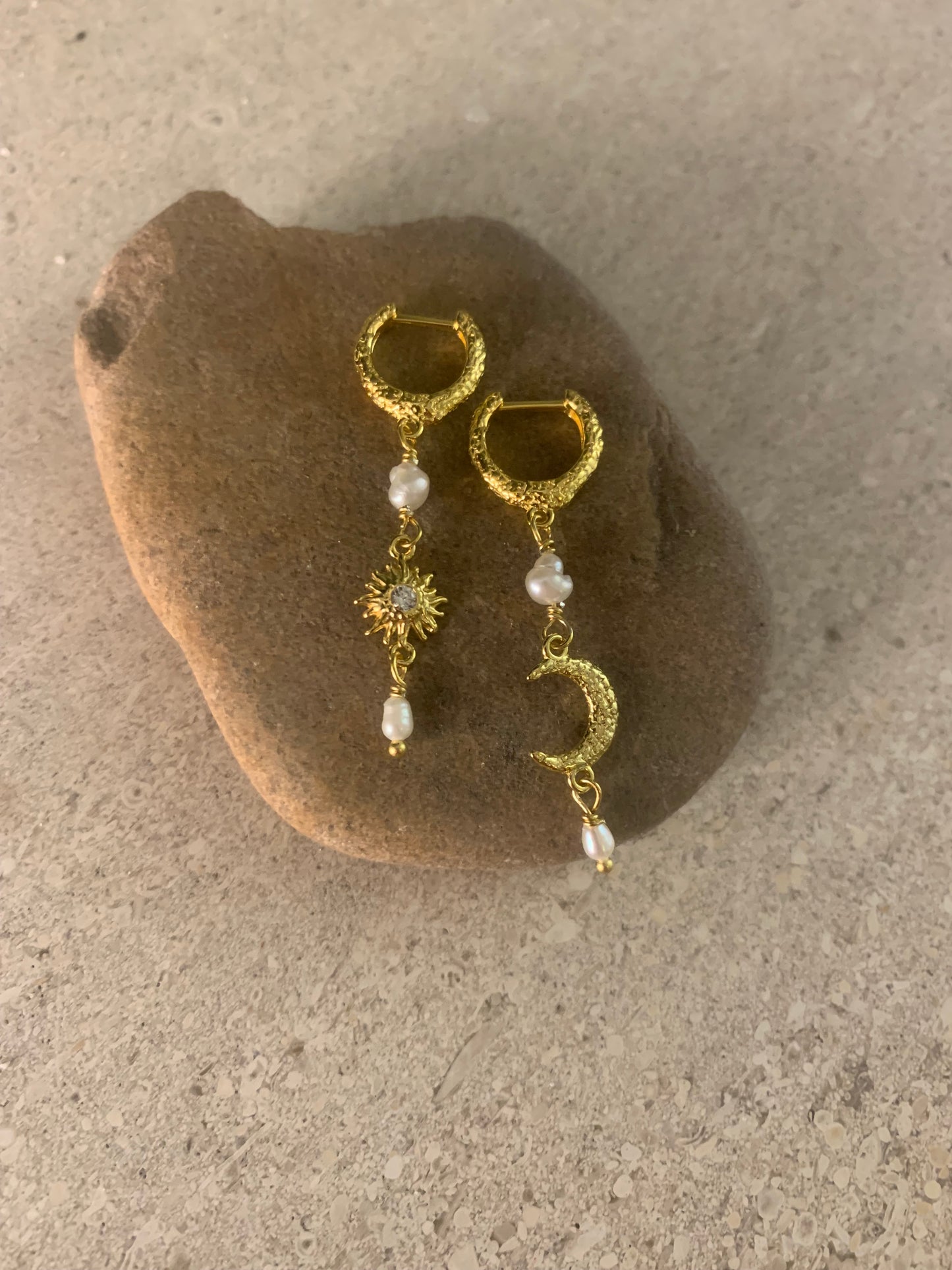 Aurelia Moon-sol & måne øreringe